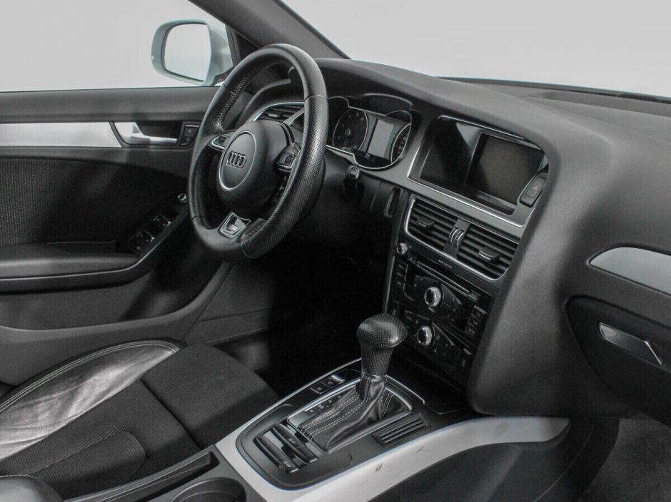 Audi A4 2.0 РКПП, 2011, 148 000 км фото 11