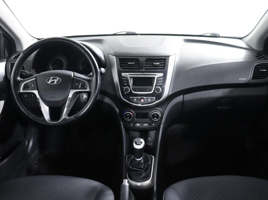 Hyundai Solaris 1.6 МКПП, 2015, 107 000 км фото 6