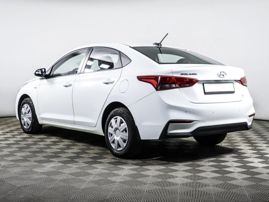 Hyundai Solaris 1.6 МКПП, 2018, 60 000 км фото 4