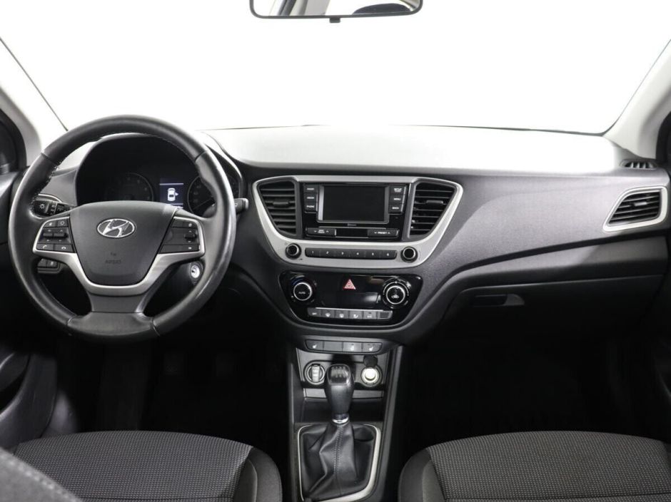 Hyundai Solaris 1.6 МКПП, 2018, 60 000 км фото 6