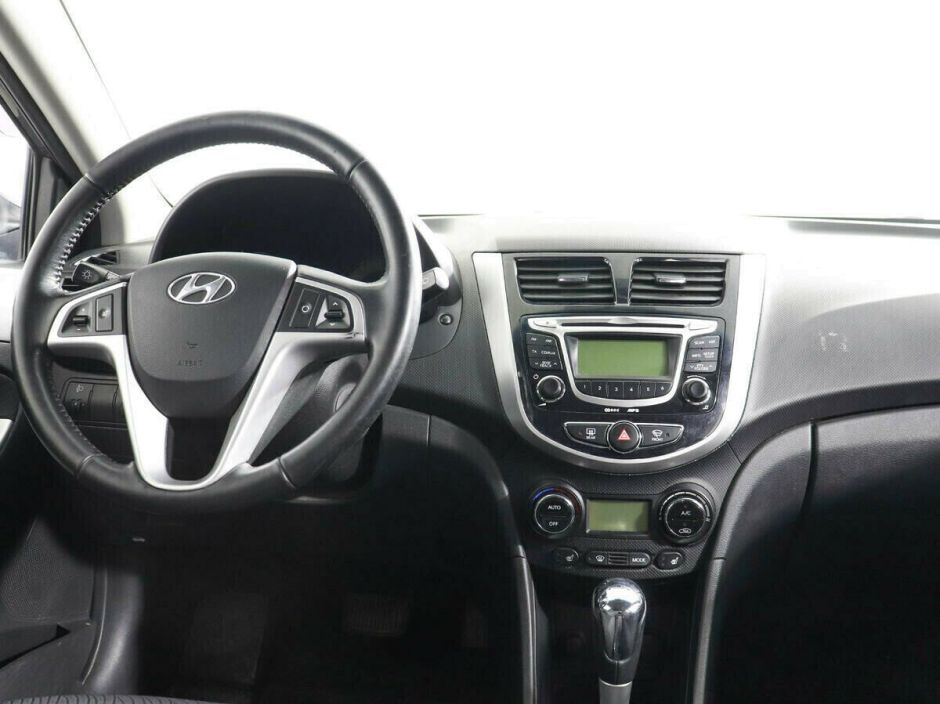Hyundai Solaris 1.4 АКПП, 2013, 130 000 км фото 7