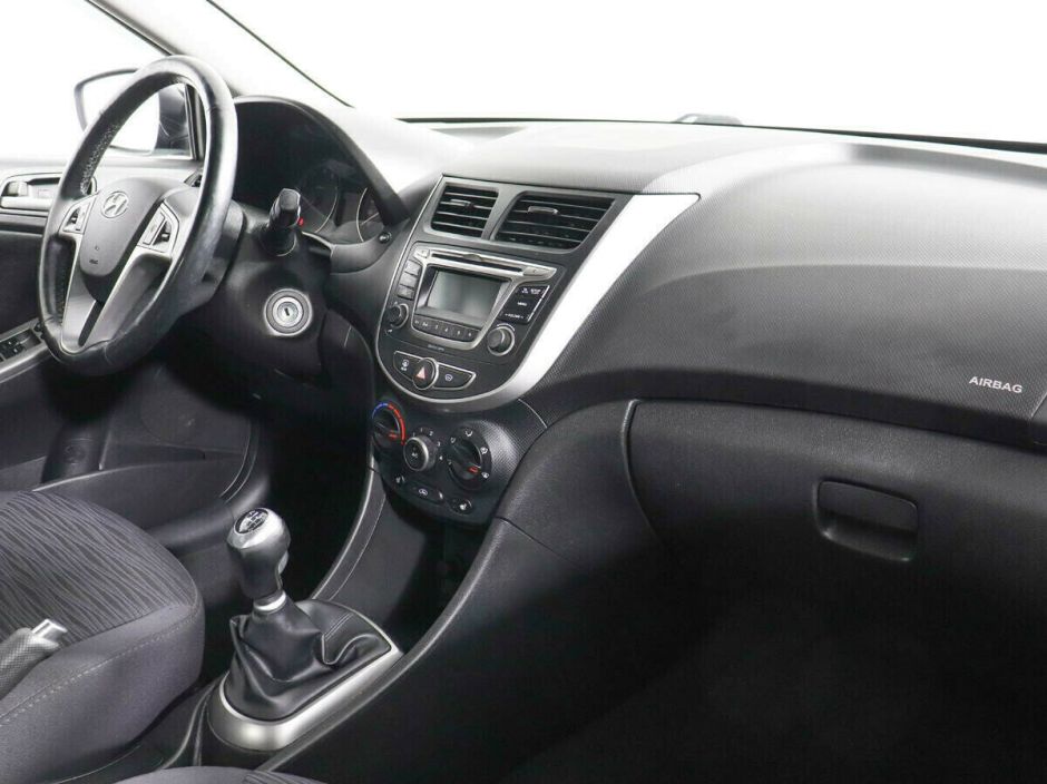 Hyundai Solaris 1.6 МКПП, 2017, 77 000 км фото 7