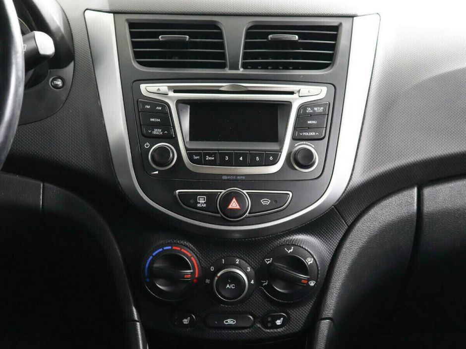Hyundai Solaris 1.6 МКПП, 2017, 77 000 км фото 8