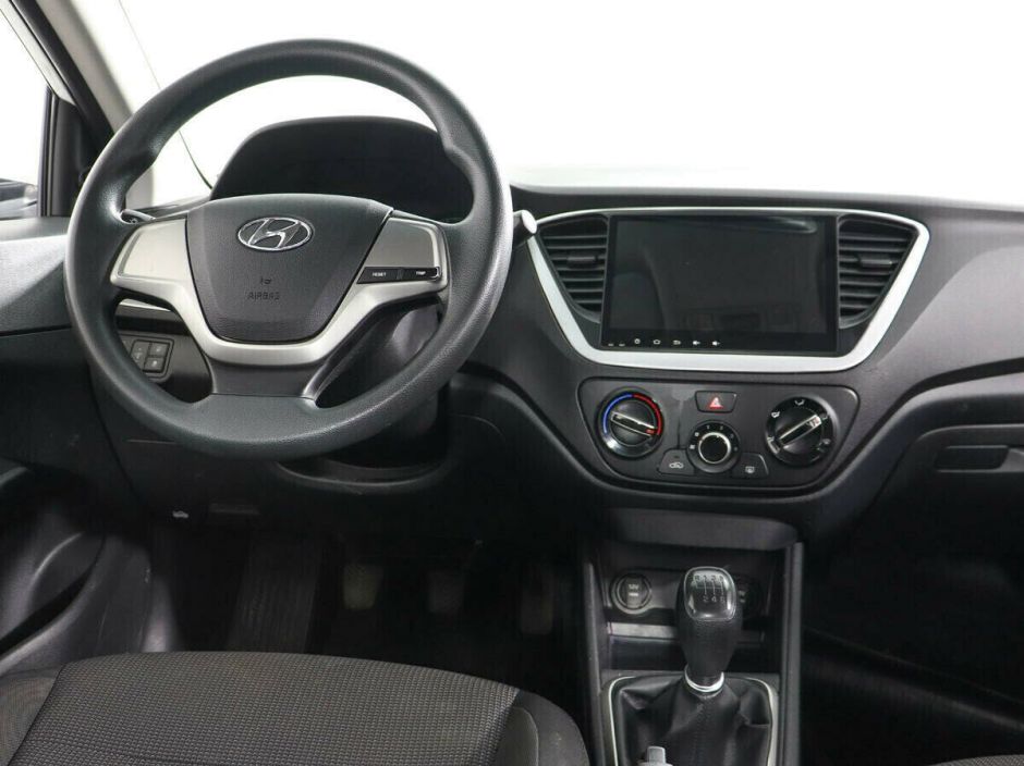 Hyundai Solaris 1.6 МКПП, 2018, 59 000 км фото 5