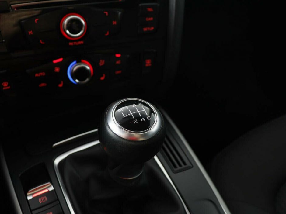Audi A4 1.8 МКПП, 2013, 119 000 км фото 8