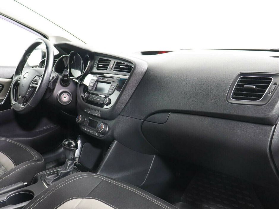 Kia Ceed 1.6 АКПП, 2015, 98 000 км фото 8