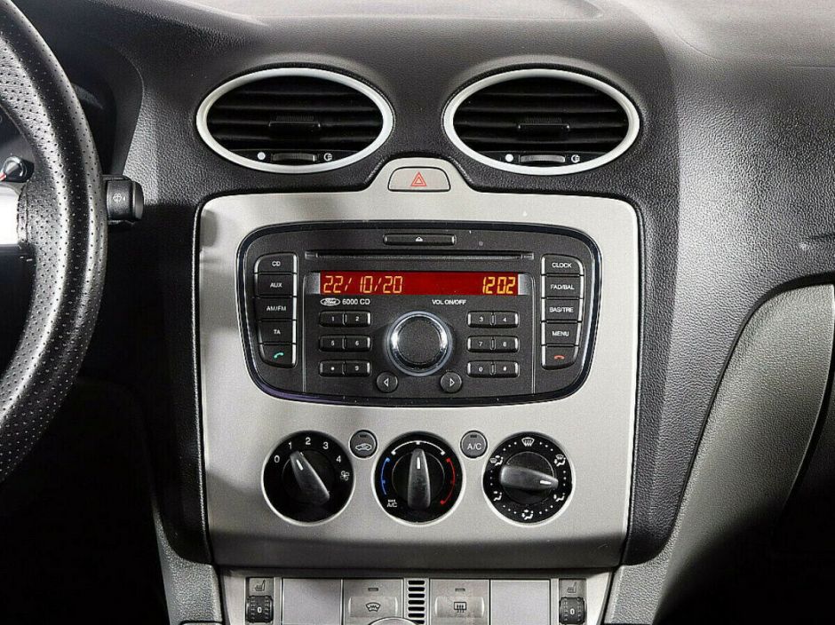 Ford Focus 1.6 МКПП, 2010, 169 000 км фото 7
