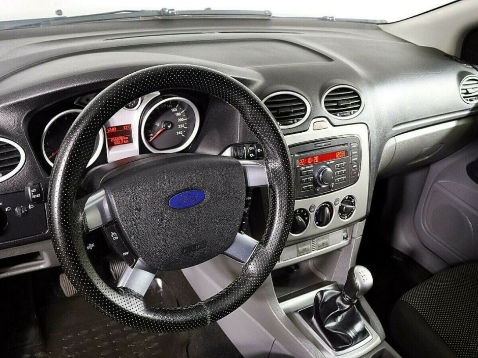 Ford Focus 1.6 МКПП, 2010, 169 000 км фото 9
