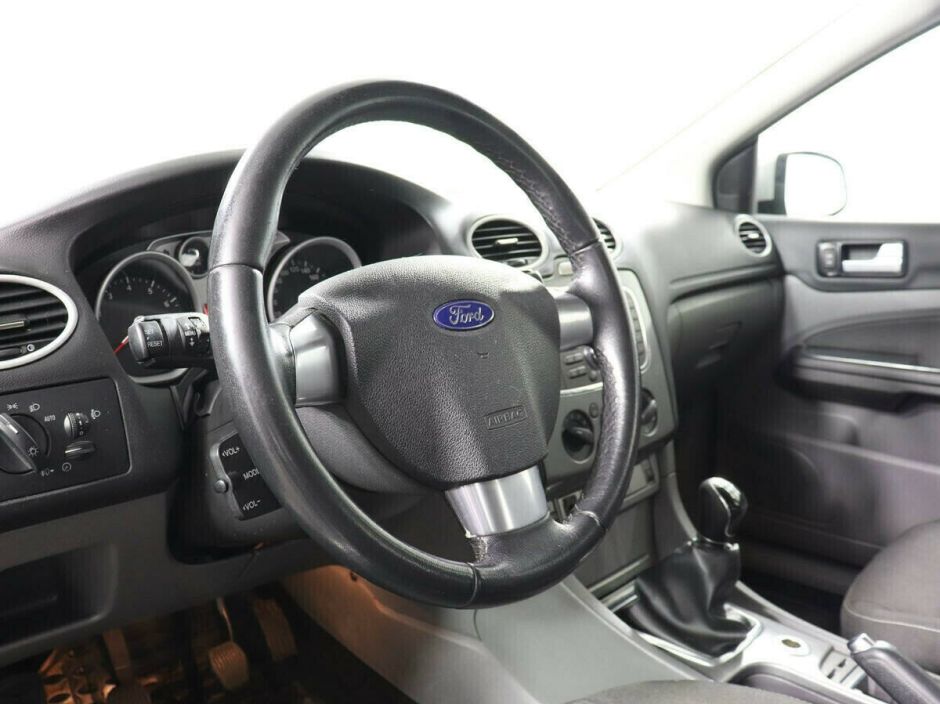 Ford Focus 1.6 МКПП, 2010, 170 000 км фото 8