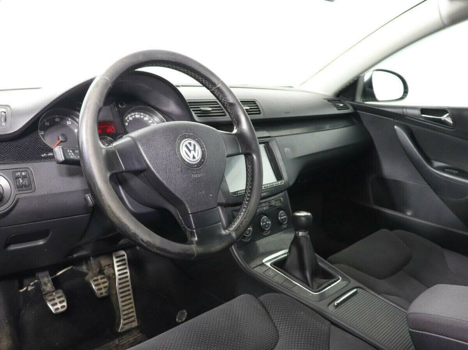 Volkswagen Passat 1.8 МКПП, 2010, 166 000 км фото 5