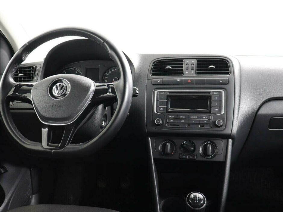 Volkswagen Polo 1.6 МКПП, 2017, 81 000 км фото 6