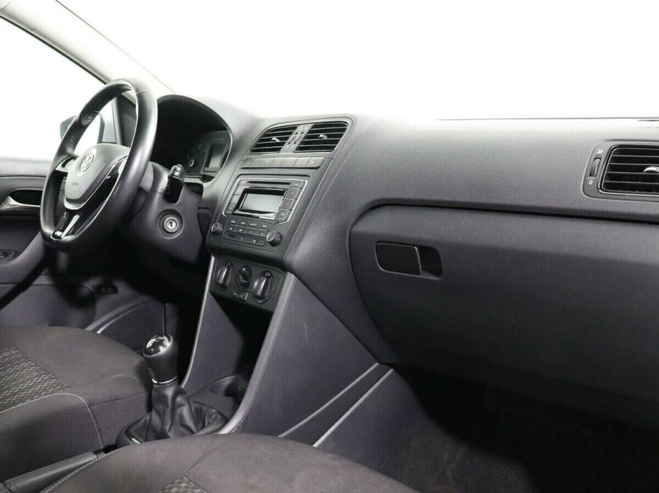 Volkswagen Polo 1.6 МКПП, 2017, 81 000 км фото 7