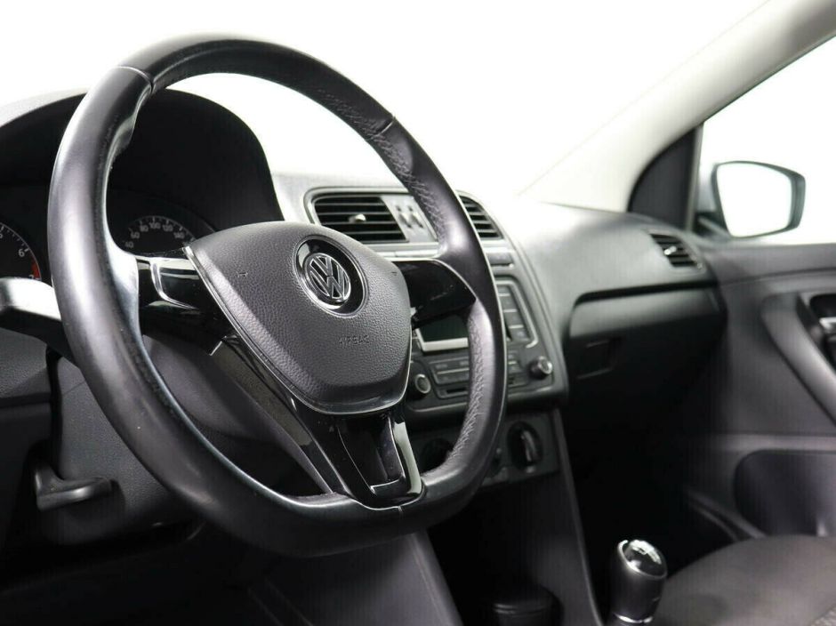 Volkswagen Polo 1.6 МКПП, 2017, 81 000 км фото 8
