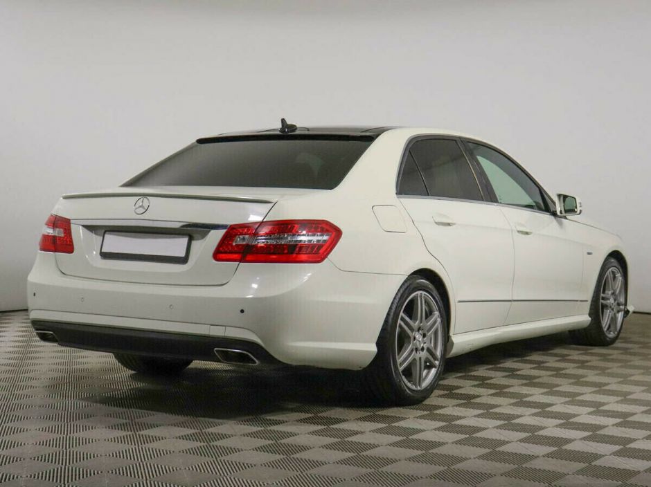 Mercedes-Benz E-Класс 3.5 АКПП, 2011, 144 000 км фото 3