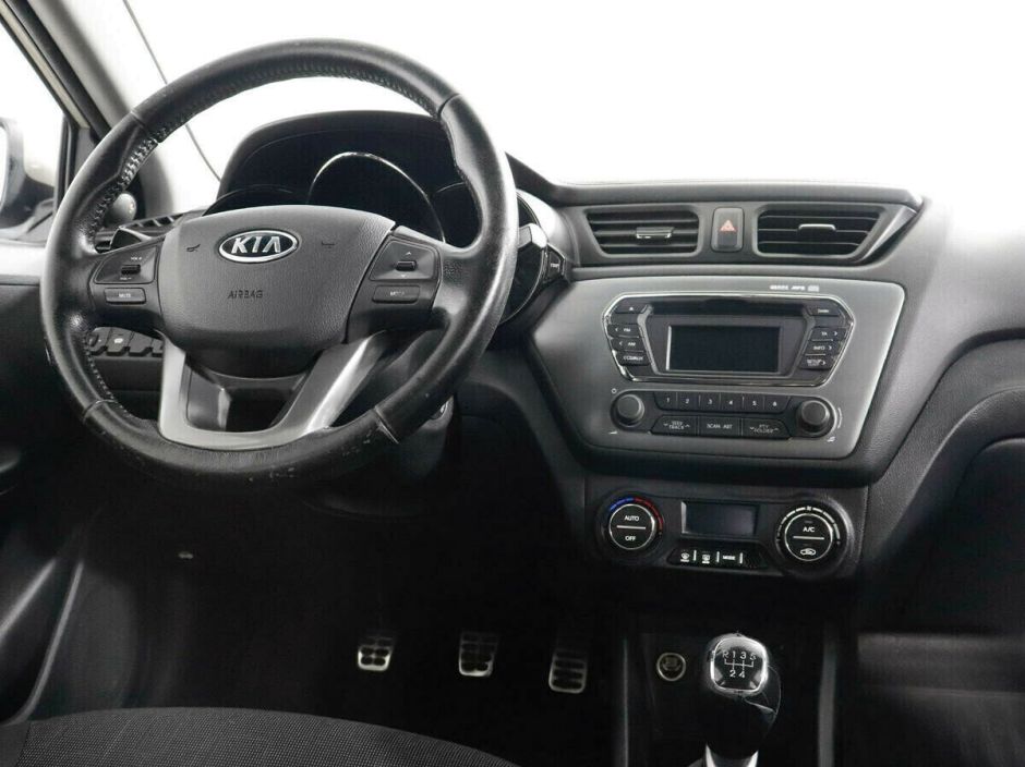 Kia Rio 1.6 МКПП, 2013, 130 000 км фото 7