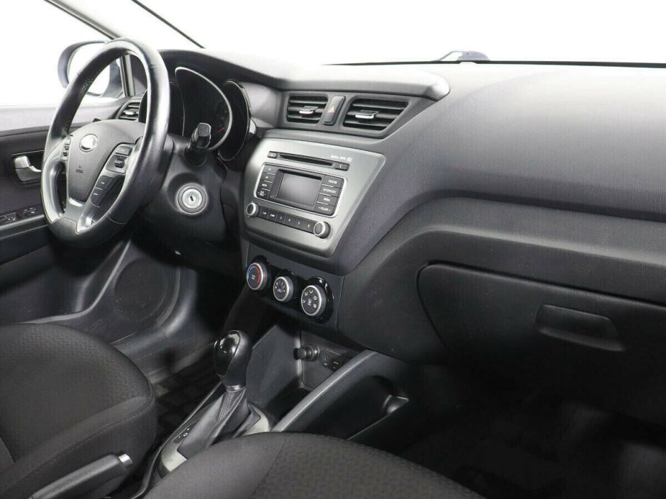 Kia Rio 1.6 АКПП, 2016, 98 000 км фото 9