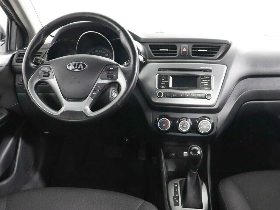 Kia Rio 1.6 АКПП, 2017, 81 000 км фото 9