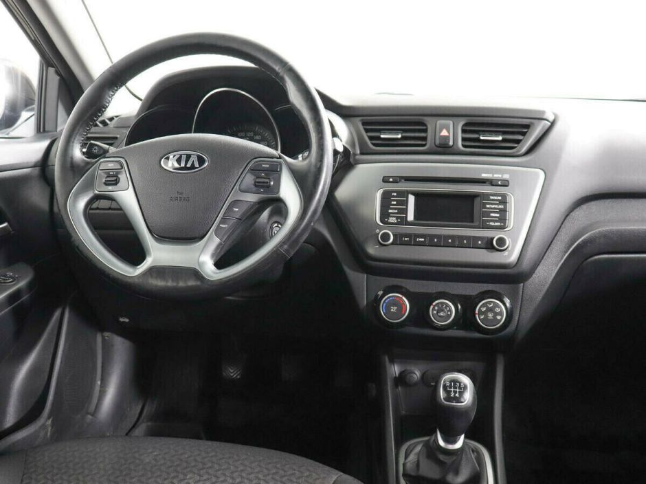 Kia Rio 1.6 МКПП, 2016, 91 000 км фото 8