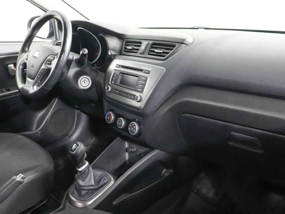 Kia Rio 1.6 МКПП, 2016, 91 000 км фото 9