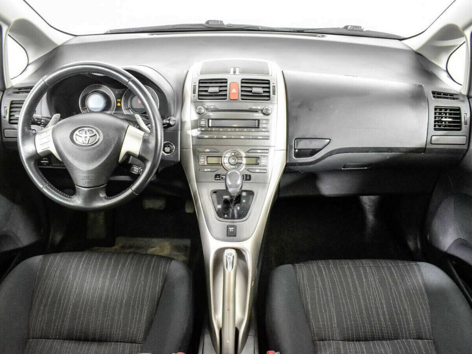 Toyota Auris 1.6 РКПП, 2008, 181 000 км фото 6