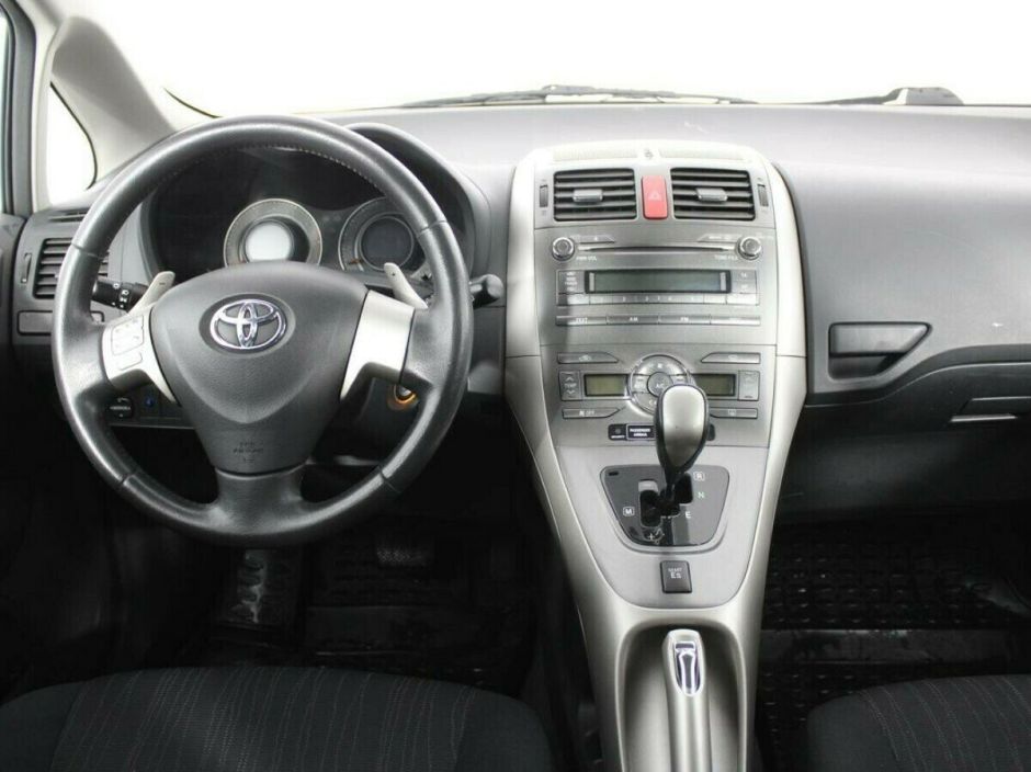 Toyota Auris 1.6 РКПП, 2008, 183 000 км фото 5