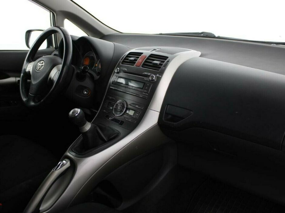 Toyota Auris 1.6 МКПП, 2009, 180 000 км фото 7