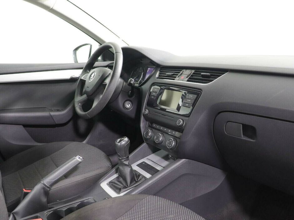 Skoda Octavia 1.6 МКПП, 2015, 95 000 км фото 6
