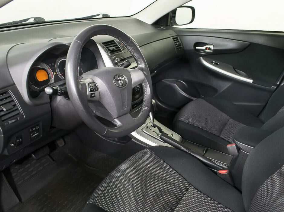 Toyota Corolla 1.6 АКПП, 2012, 141 000 км фото 2