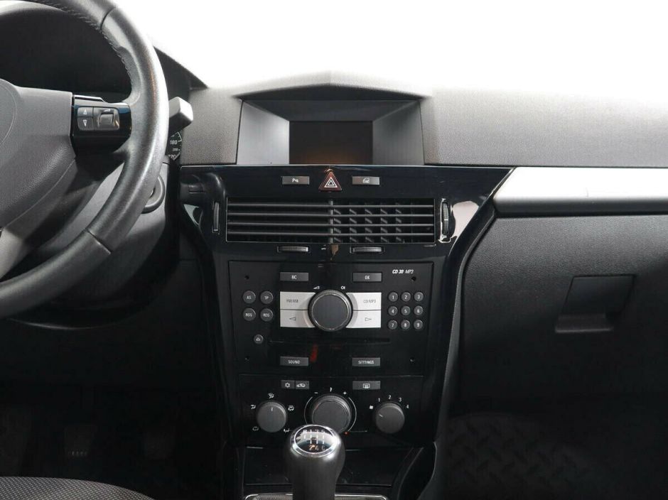 Opel Astra 1.3 МКПП, 2010, 156 000 км фото 5