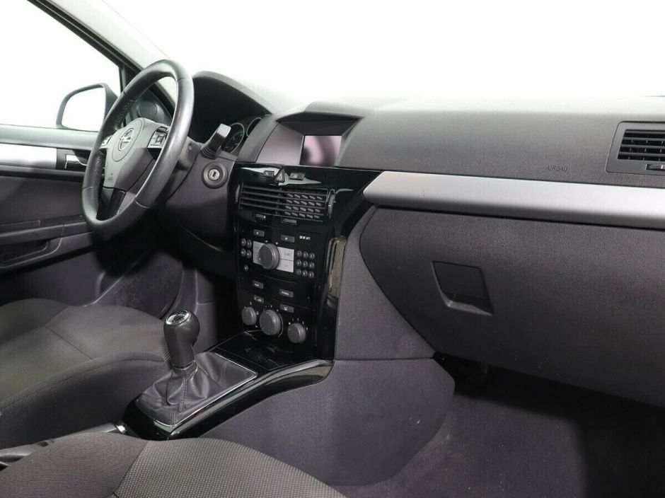 Opel Astra 1.3 МКПП, 2010, 156 000 км фото 7