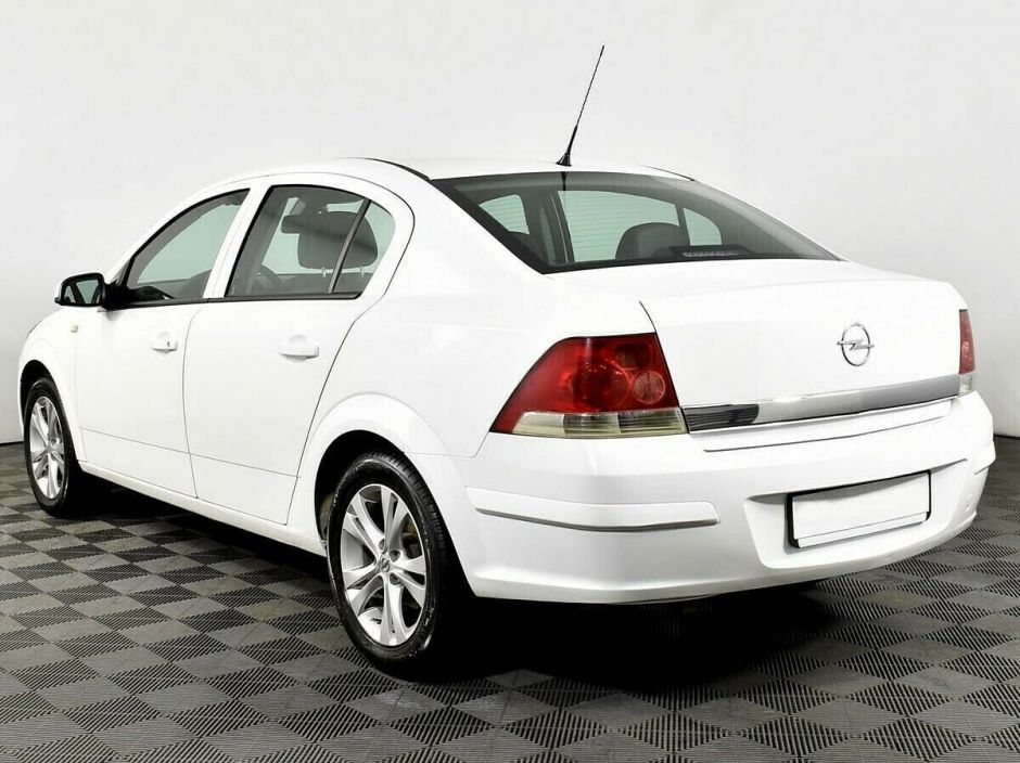Opel Astra 1.6 МКПП, 2010, 155 000 км фото 4