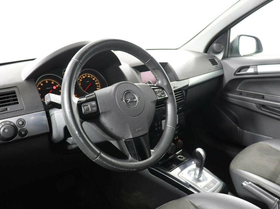 Opel Astra 1.6 РКПП, 2012, 138 000 км фото 8