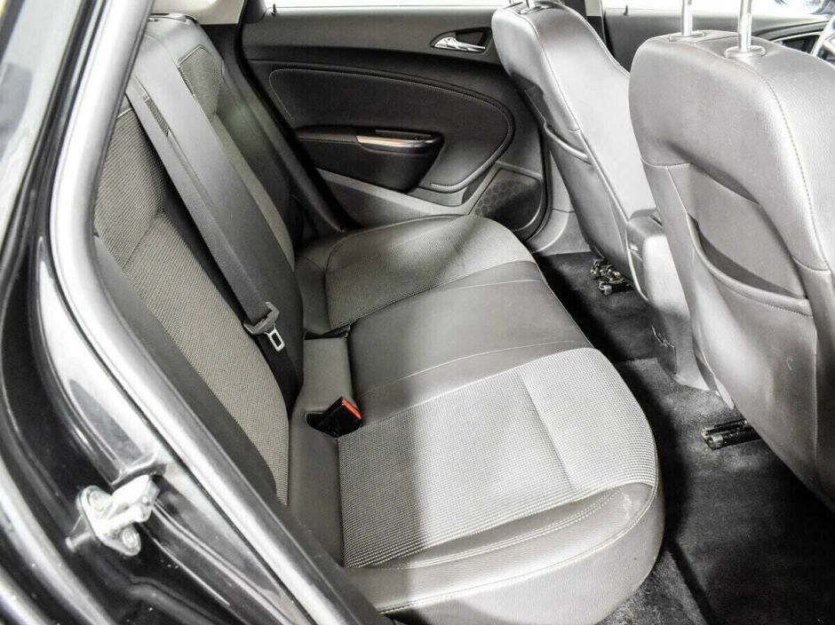Opel Astra 1.4 АКПП, 2011, 144 000 км фото 7