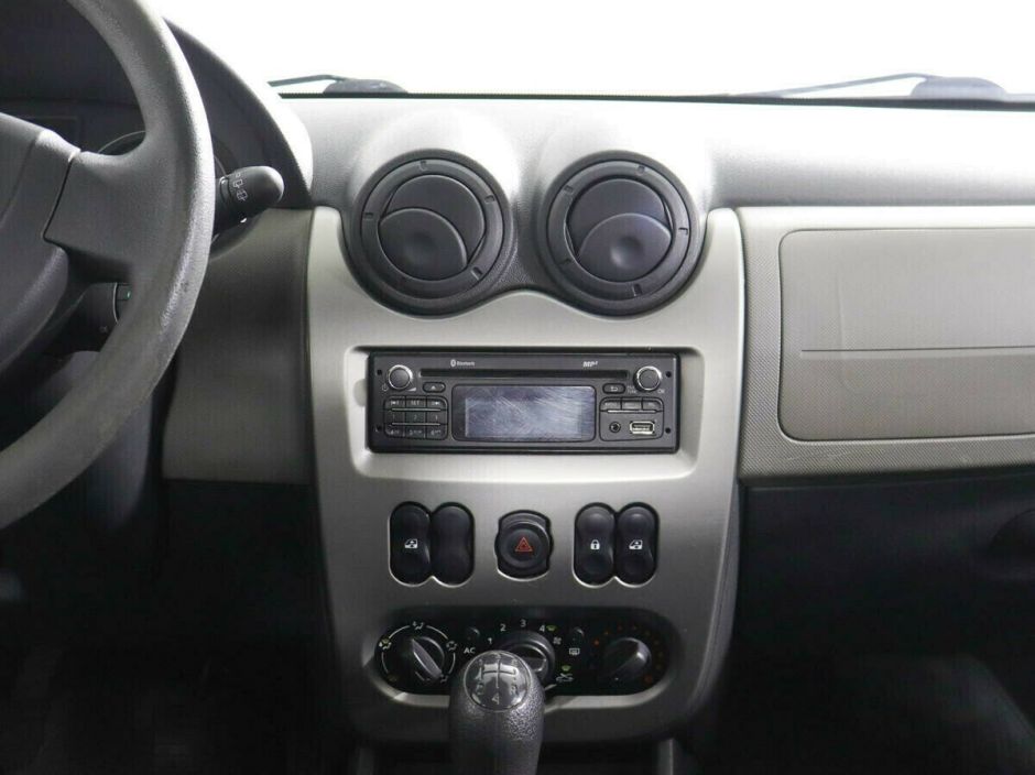 Renault Sandero 1.4 МКПП, 2013, 129 000 км фото 9