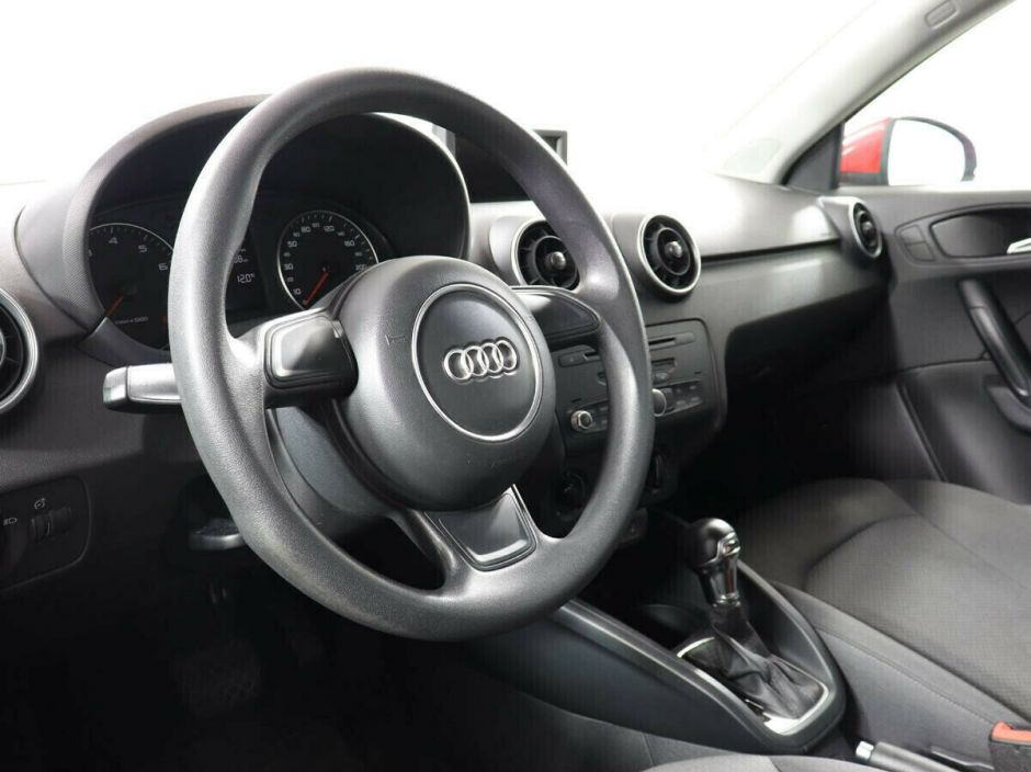 Audi A1 1.4 РКПП, 2013, 123 000 км фото 8