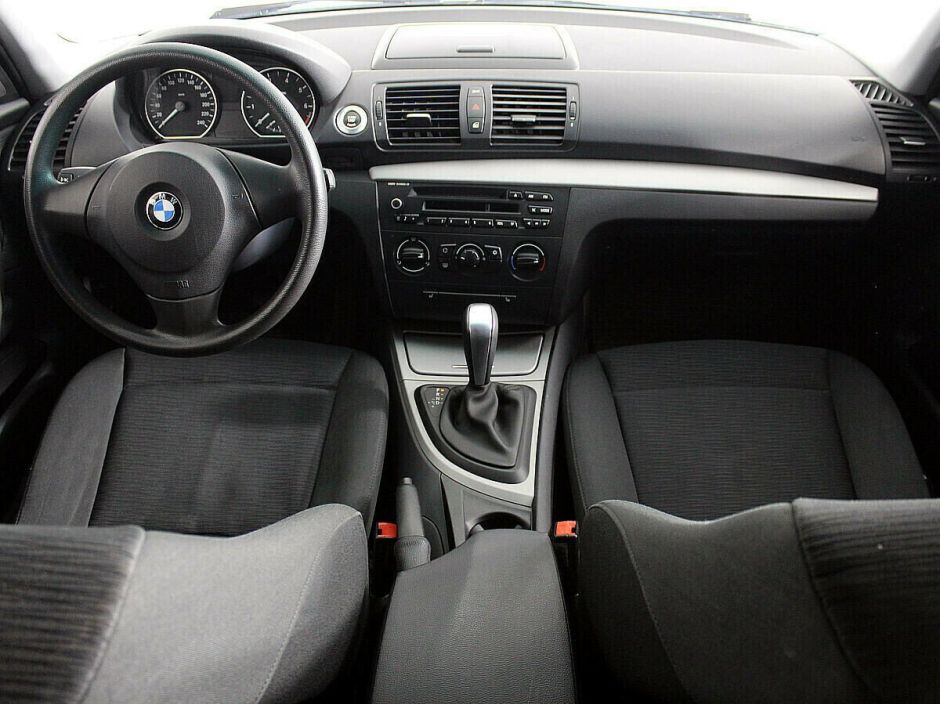 BMW 1 серии 1.6 АКПП, 2010, 160 000 км фото 3