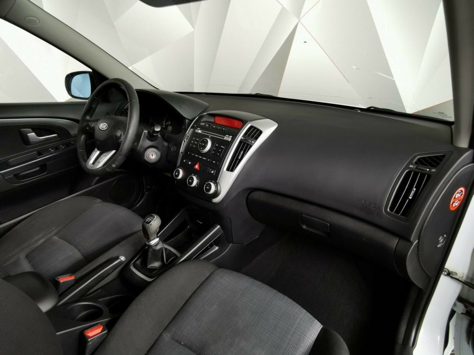 Kia Ceed 1.6 МКПП, 2010, 161 000 км фото 8