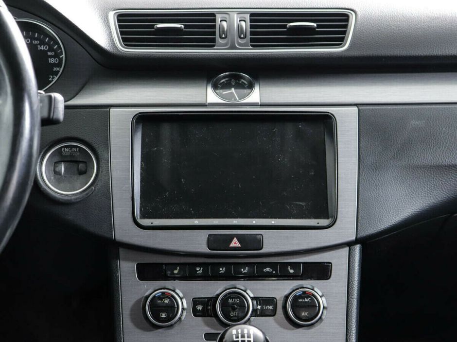 Volkswagen Passat 1.8 МКПП, 2011, 151 000 км фото 7