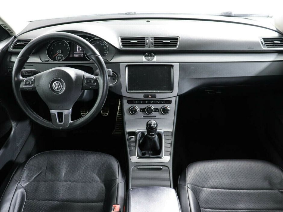 Volkswagen Passat 1.8 МКПП, 2011, 151 000 км фото 8