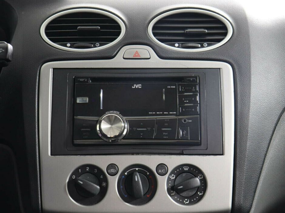 Ford Focus 1.6 МКПП, 2011, 154 000 км фото 9