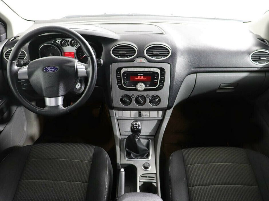 Ford Focus 1.8 МКПП, 2011, 153 000 км фото 9