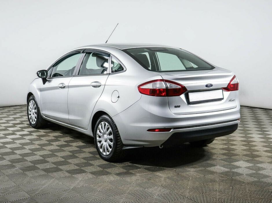 Ford Fiesta 1.6 РКПП, 2015, 104 000 км фото 4