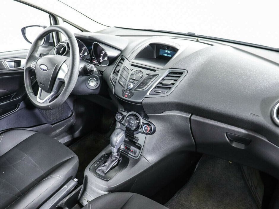 Ford Fiesta 1.6 РКПП, 2015, 104 000 км фото 6
