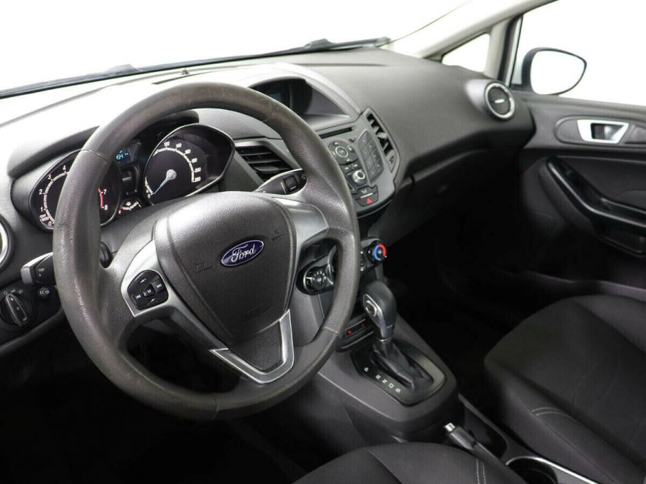 Ford Fiesta 1.6 РКПП, 2016, 89 000 км фото 5