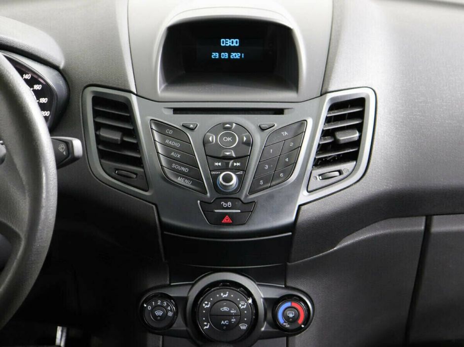 Ford Fiesta 1.6 РКПП, 2016, 89 000 км фото 7