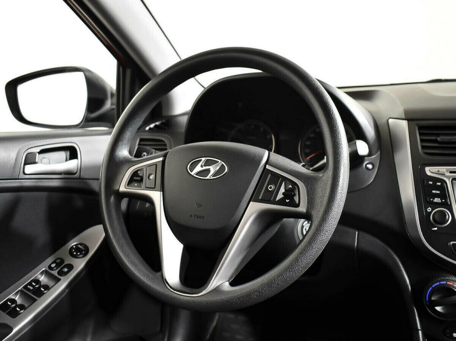 Hyundai Solaris 1.6 АКПП, 2015, 109 000 км фото 9