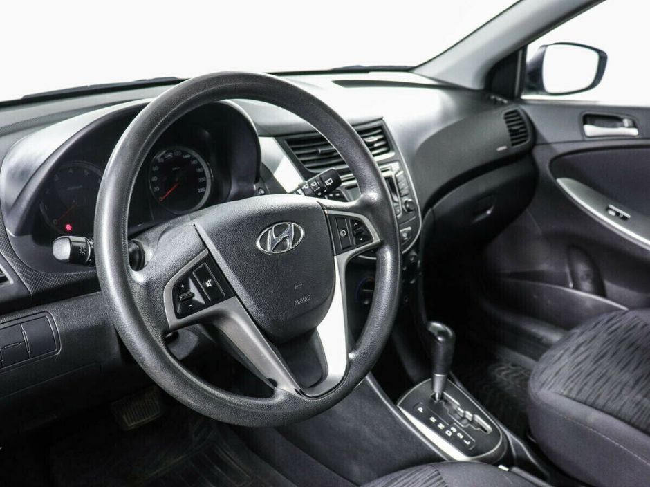 Hyundai Solaris 1.4 АКПП, 2015, 97 000 км фото 9