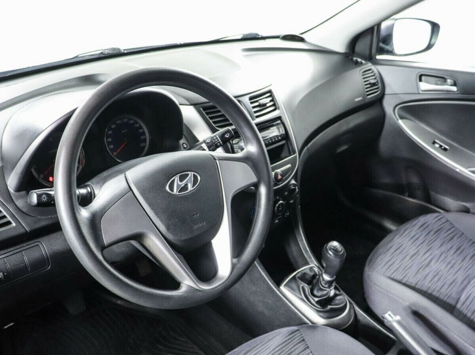 Hyundai Solaris 1.6 МКПП, 2017, 77 000 км фото 5