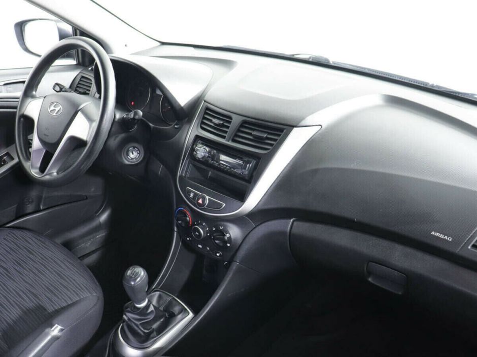Hyundai Solaris 1.6 МКПП, 2017, 77 000 км фото 7