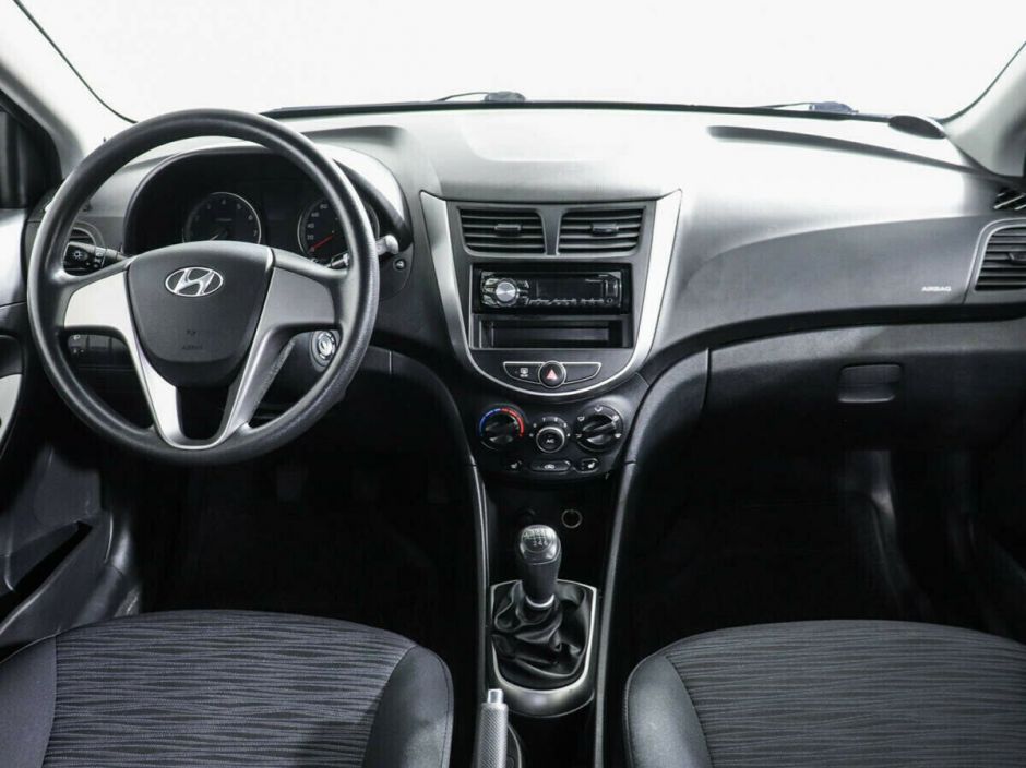 Hyundai Solaris 1.6 МКПП, 2017, 77 000 км фото 9